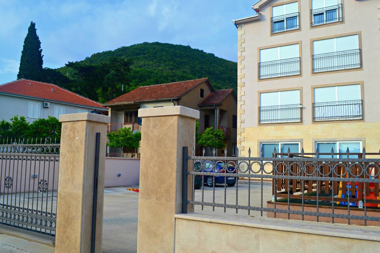 Bayview Apartments Tivat Montenegro Luaran gambar